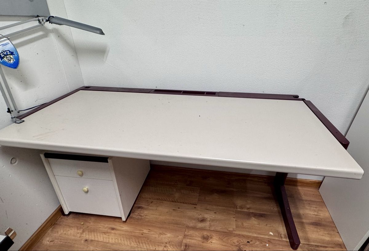 Scrivanie: Lista Bürotisch – Usato da Zug venduto da Sostratos66 1