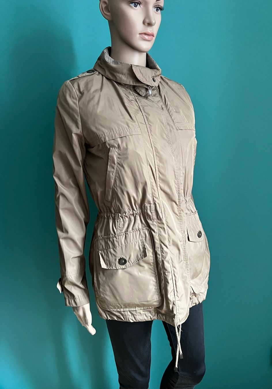 Mango Giacche: MANGO Jacke mit abtrennbarem Innenfutter – Usato da Zürich venduto da ClosetQueen 4