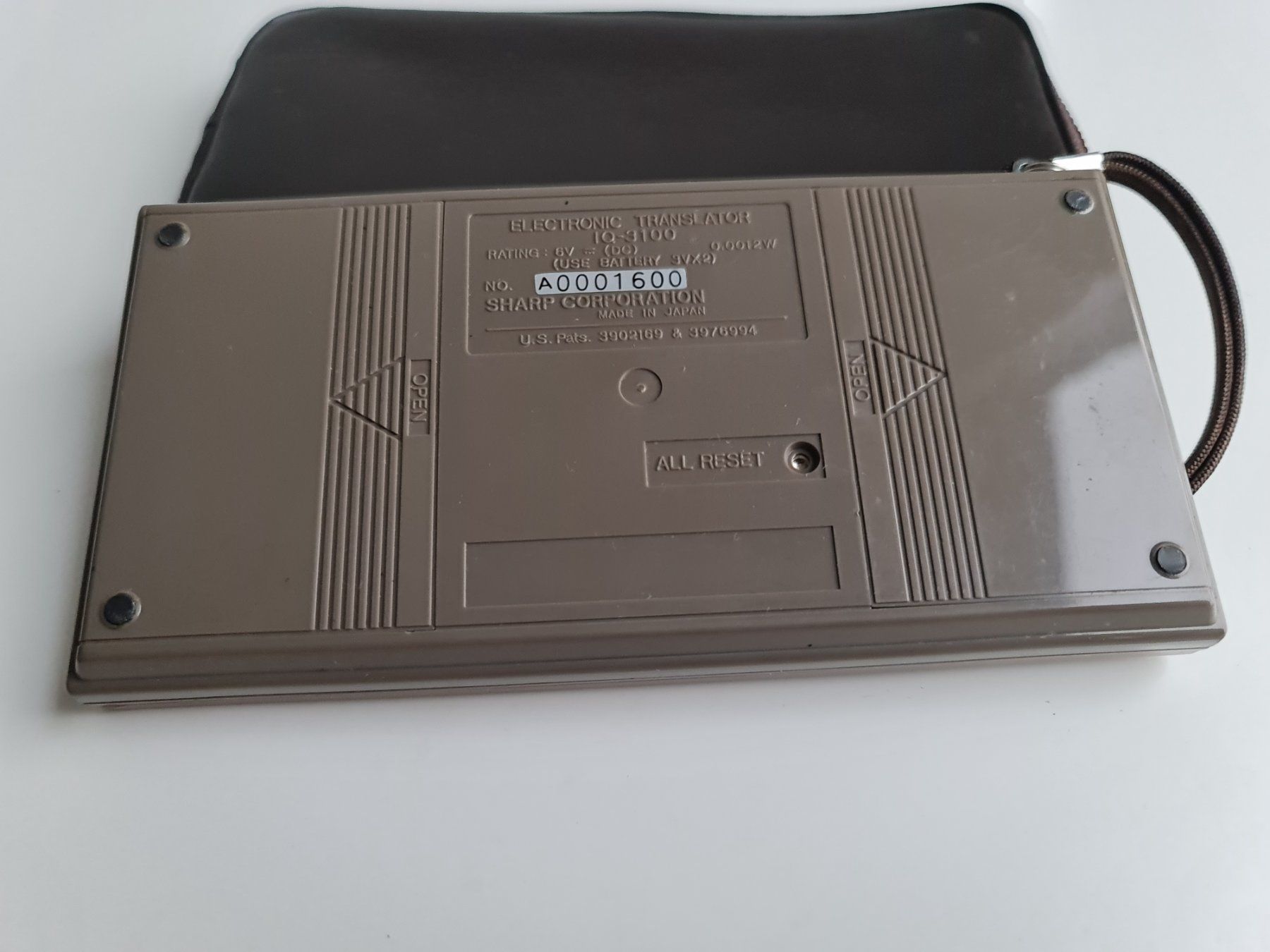 PC: Sharp IQ 3100 Electronic Translator 1980er Vintage Computer – Usato da Obfelden venduto da ZinggHandel 6