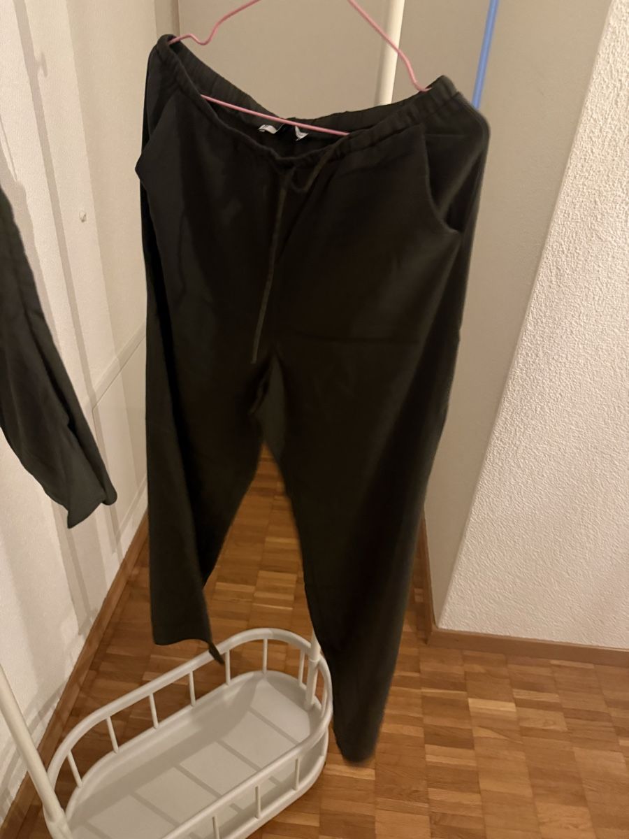 Kleiderpakete: 3 Zweiteiler Sets – Gebraucht aus Kloten von Schweizkloten 5