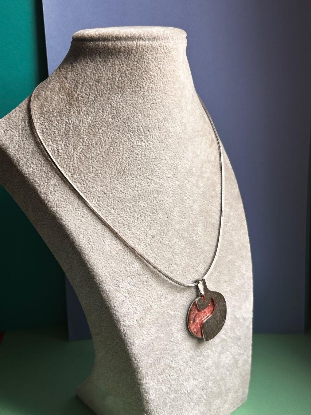 Ketten: Silberhalskette mit Anhänger, modisches Design ROSA – Gebraucht aus Laufen von belleskulptur 1