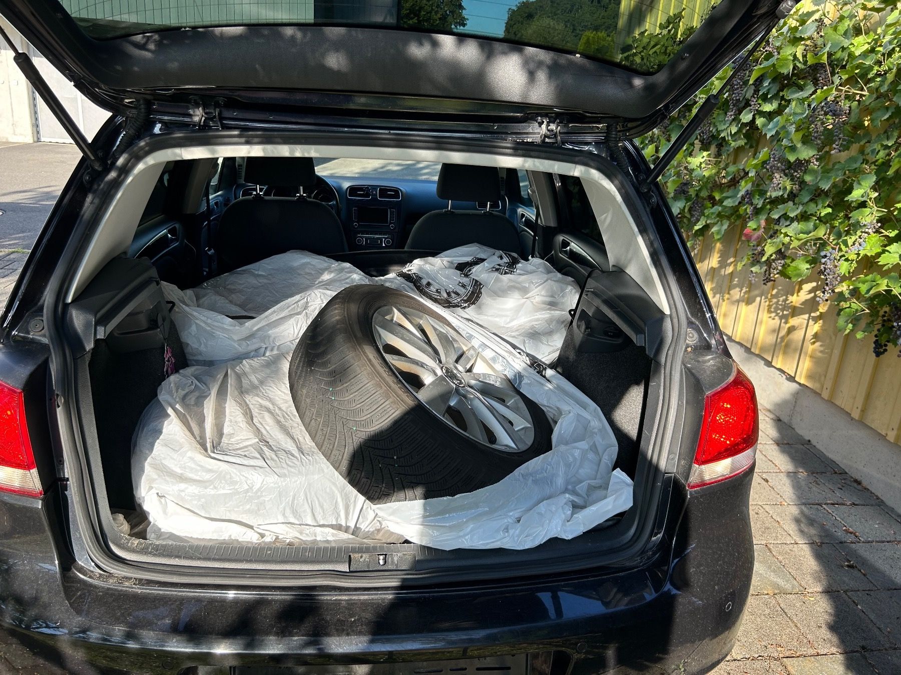 VW Autos: VW Golf 6 – Defekt aus Rifferswil von  3
