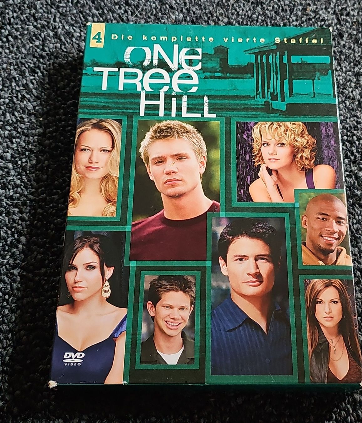 Tutti i DVDs: One Tree Hill - Die komplette vierte Staffel  – Usato da Ruswil venduto da jan_bxl5