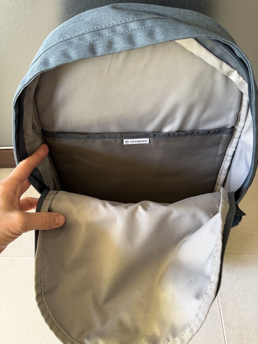 Victorinox Zaini: Victorinox back pack blue – Nuovo (secondo la descrizione) da Corsier GE venduto da Karol_save_planet 2