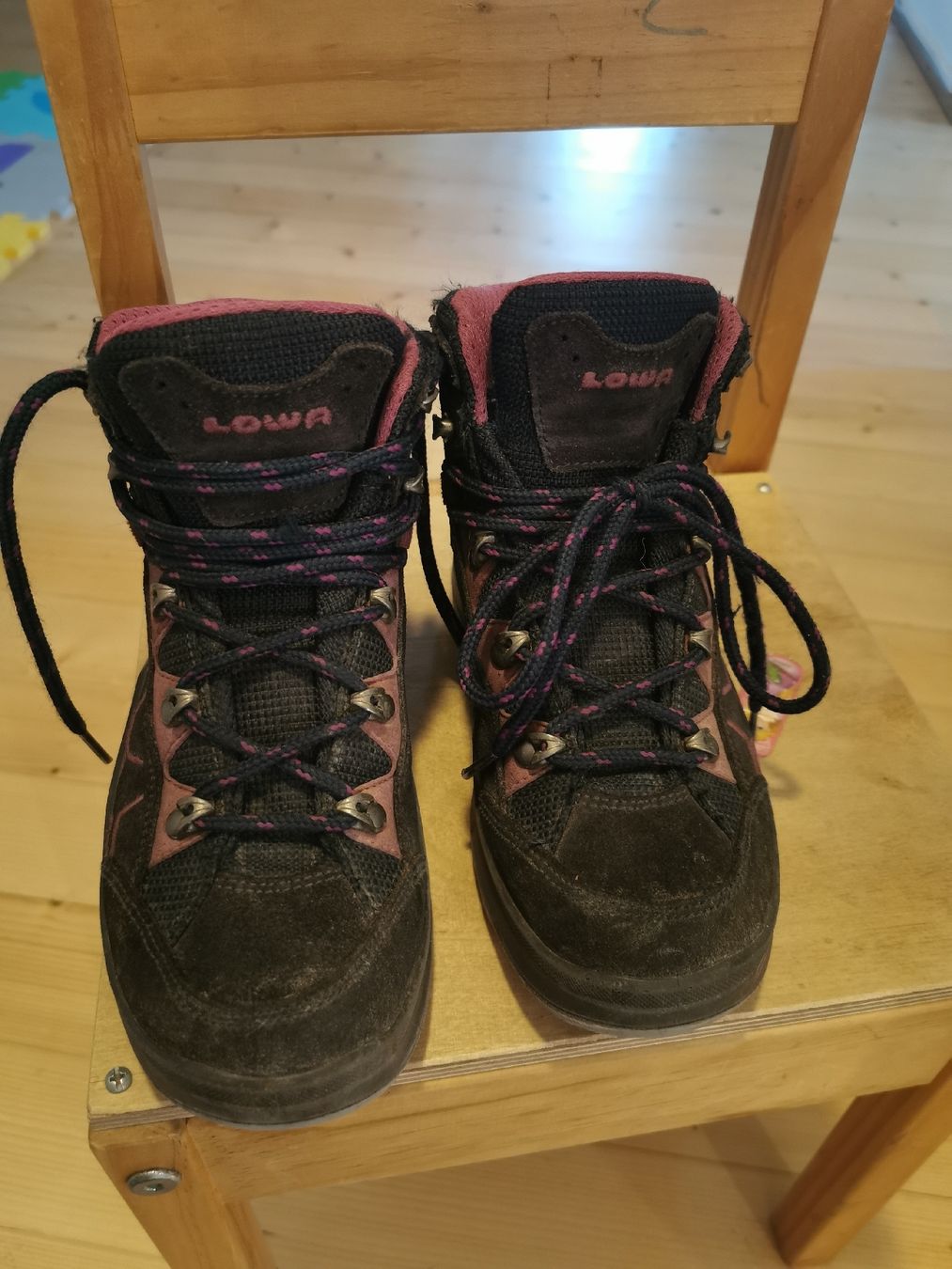 Lowa Scarpe da uomo: Wanderschuhe Lowa, Grösse 33 – Usato da Gipf-Oberfrick venduto da JVB 1