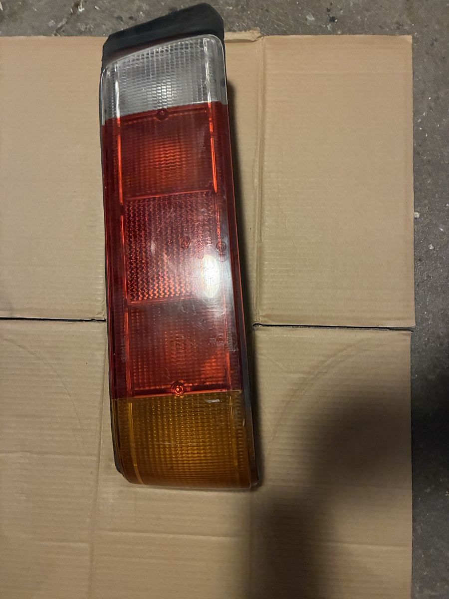 BMW Tutti pezzi di ricambio auto: E21 Rücklichter Links – Usato da Grenchen venduto da Netii10 1