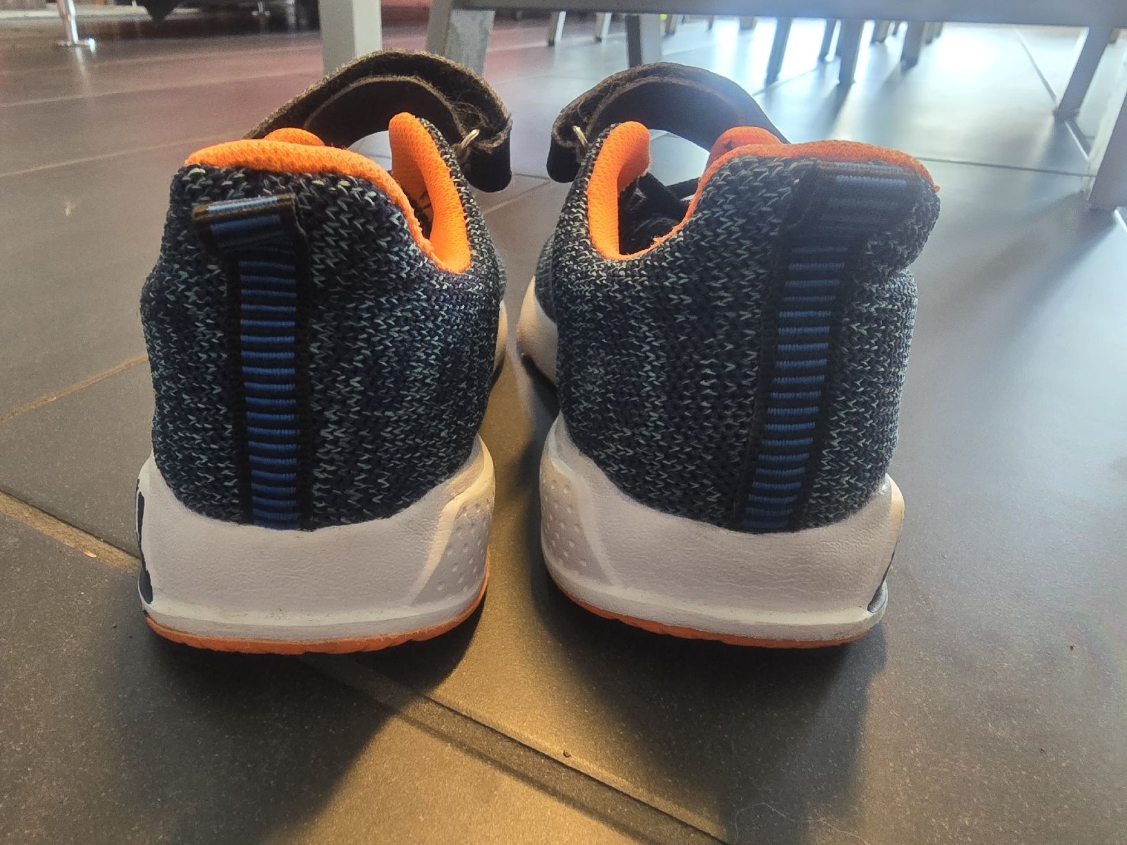Scarpe per ragazzi: Schuhe gr.30 – Usato da Unterentfelden venduto da Panda-87 3