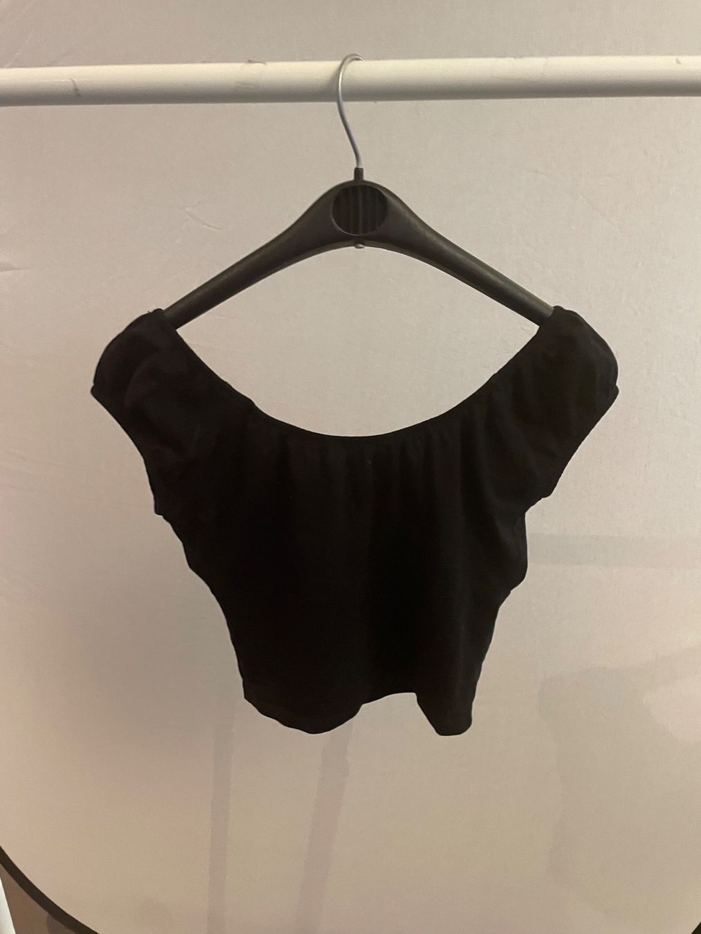 Camicette, T-shirt & Top: Schwarzes Off-Shoulder Crop Top Gr. M, Subdued – Usato da Wollerau venduto da Poschro68 1