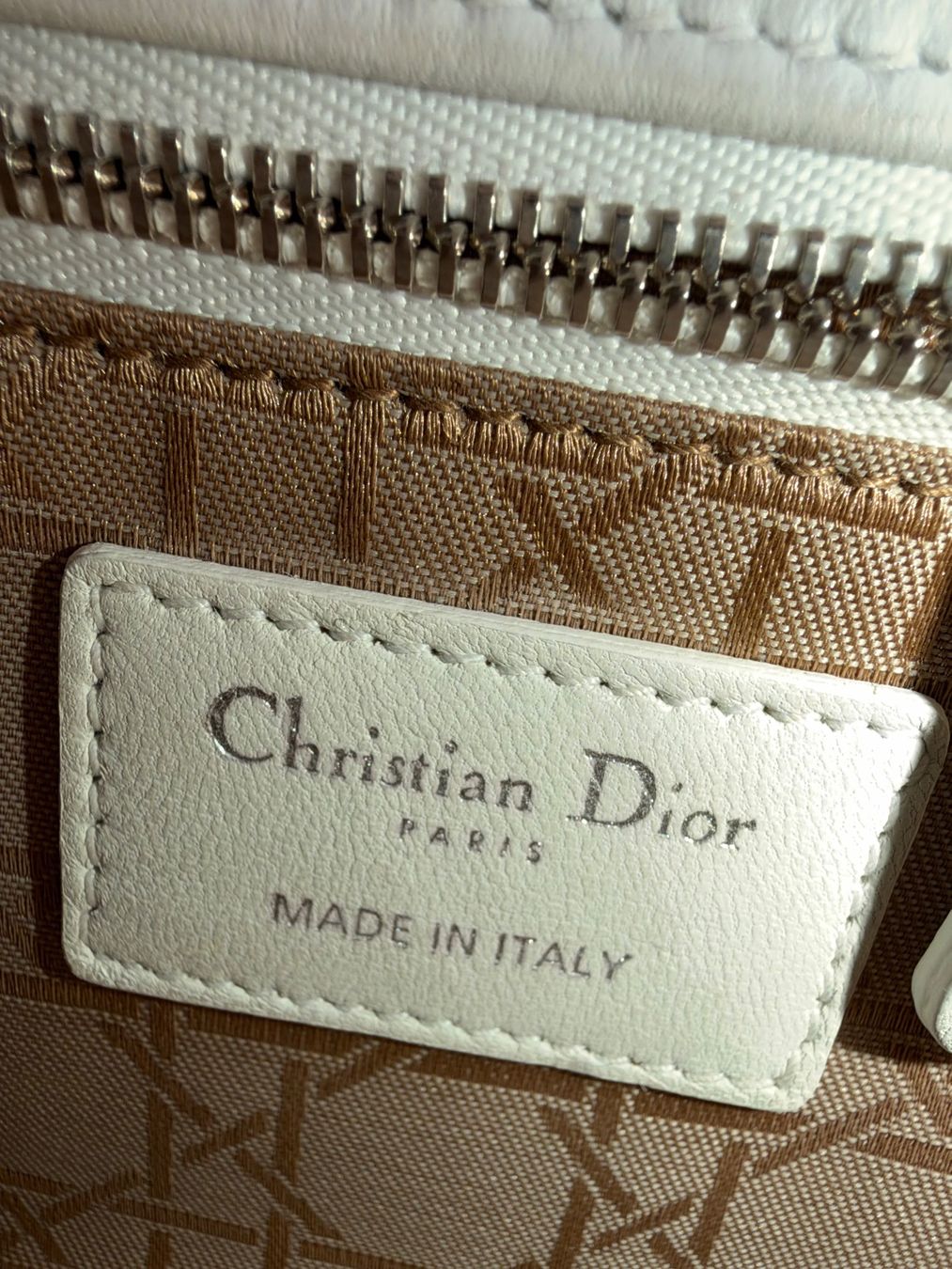 Dior Sacs femmes: Dior Lady Dior Handtasche – Neuf (Voir description) à Riehen par dubravkaV 7