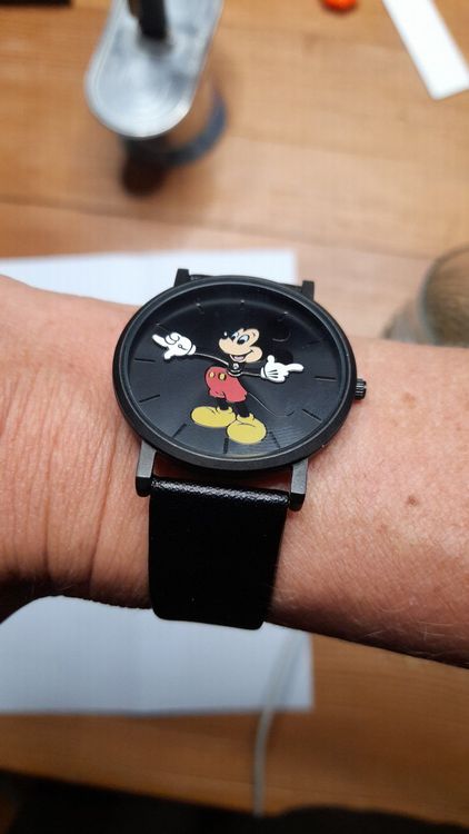 Montre Mickey noire Disneyland Paris Acheter sur Ricardo