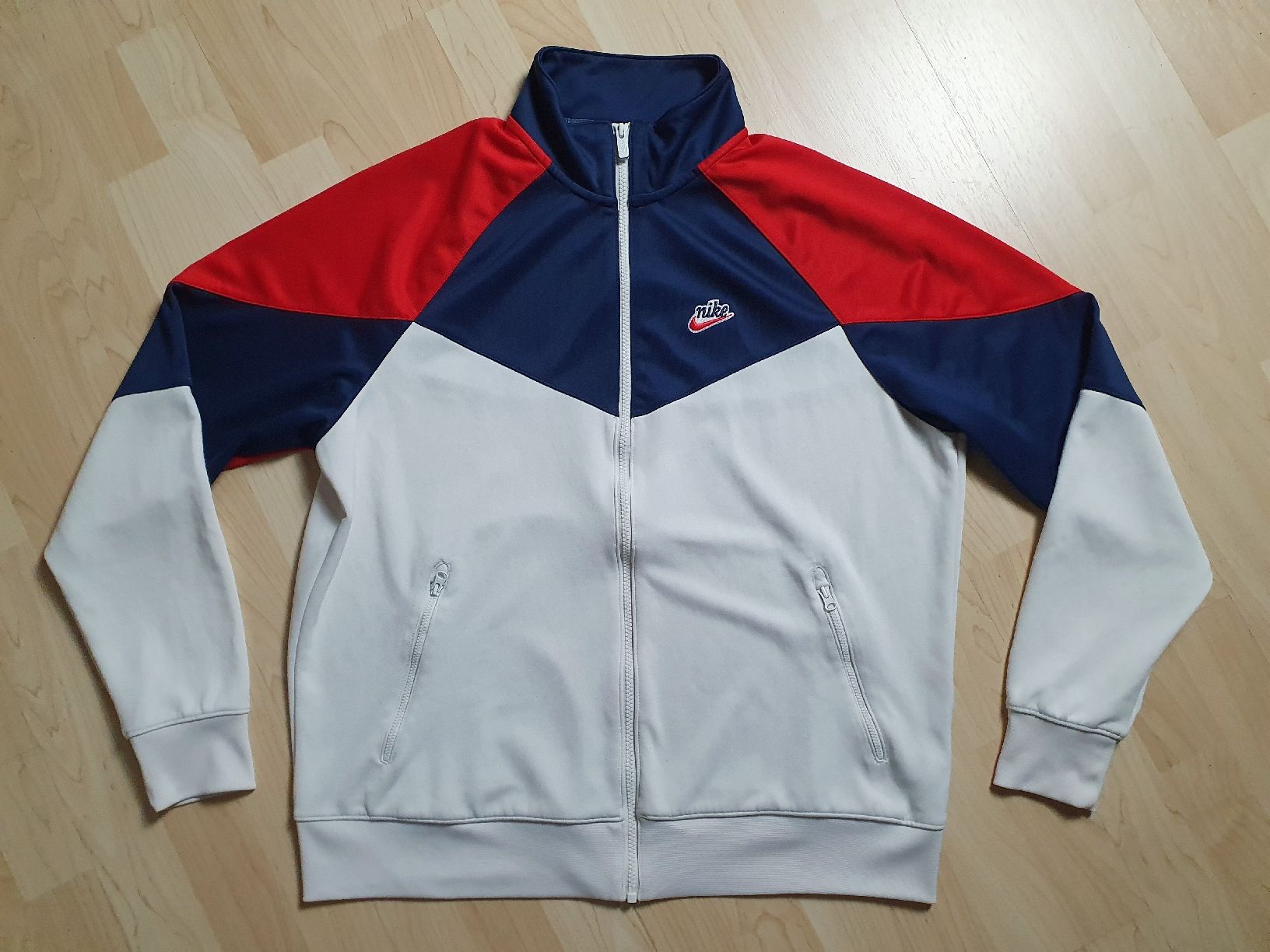 Nike Giacche: Nike Windrunner Trainingsjacke Retro Vintage Gr. M – Nuovo (secondo la descrizione) da St. Gallen venduto da CaliSunshine