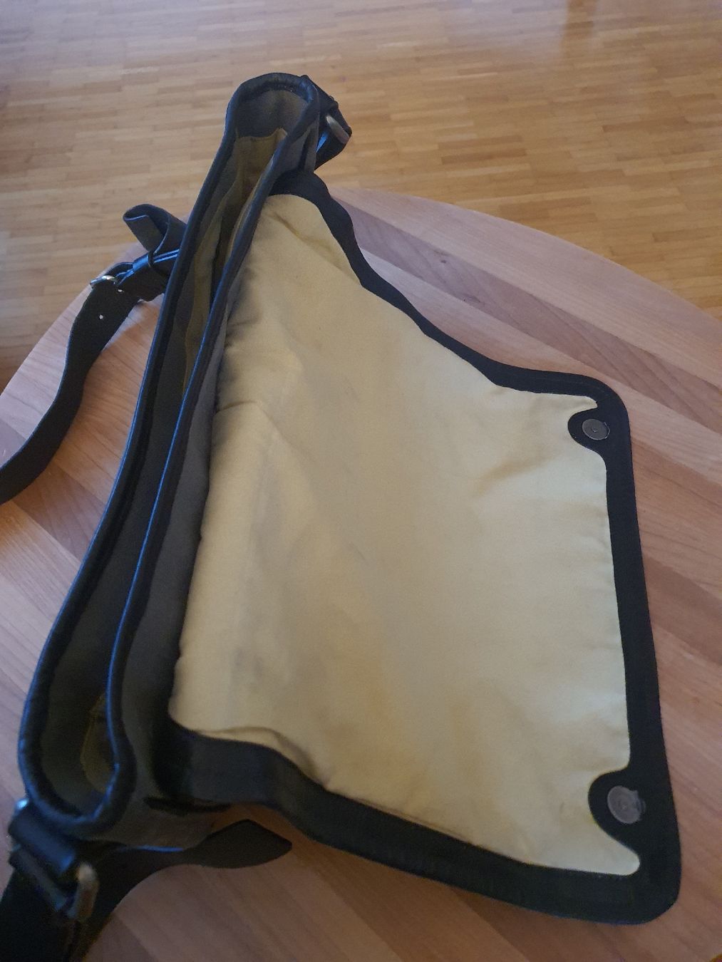 Taschen: Originale Navyboot Tasche // NP ca. 249.- – Gebraucht aus Dietikon von bilalgs 2