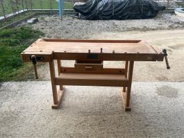 Petit établi de menuiserie
