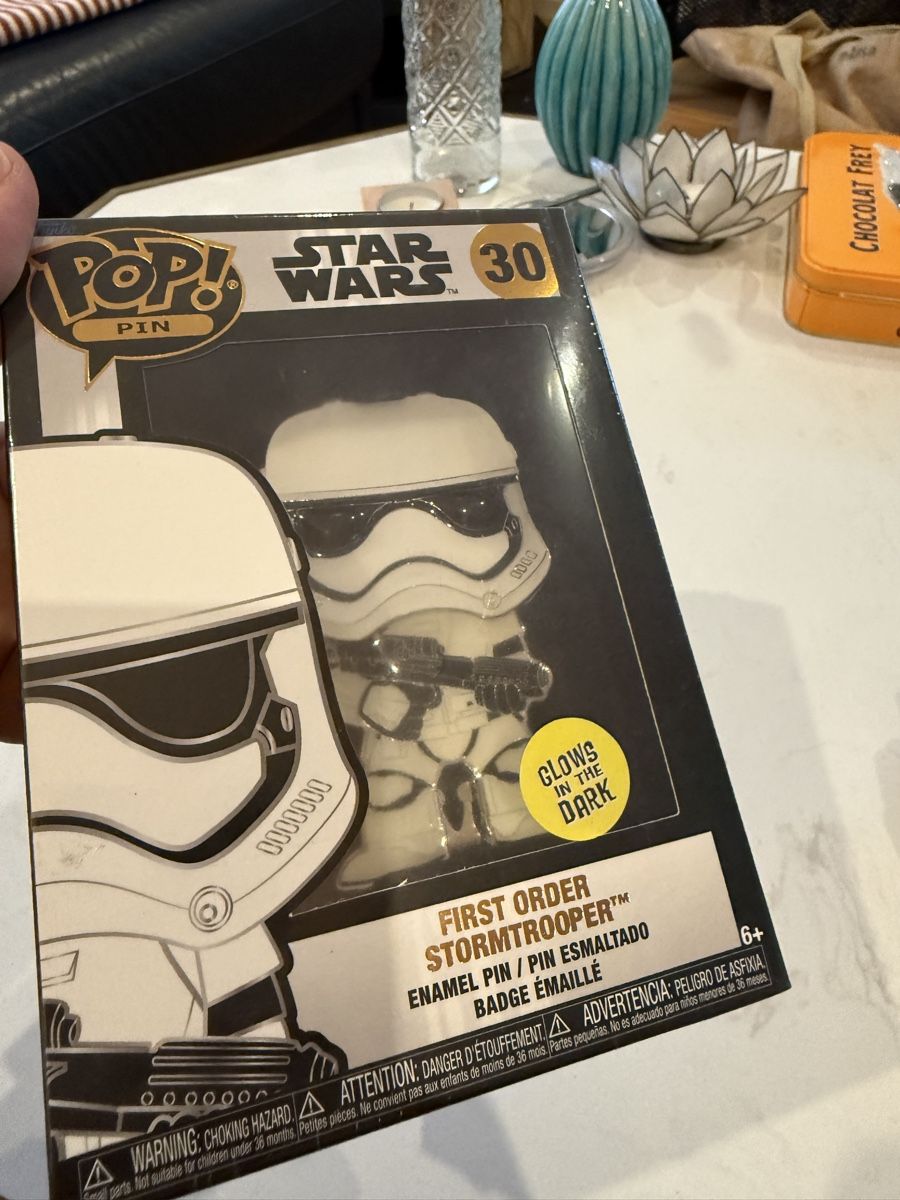 Funko Statuette: Star Wars First Order Stormtrooper Funko Pop Pin #30 – Nuovo e nell'imballaggio originale da Strengelbach venduto da shihtzuliving_22 1