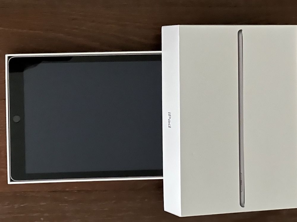 Apple iPad (5th Generation) 32Go Wi-Fi - Argent (Reconditionné