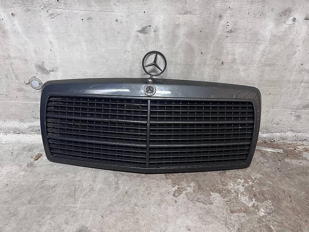 Mercedes-Benz Alle Autoersatzteile: Auto grill Mercedes 190 – Gebraucht aus Spreitenbach von env_tk78