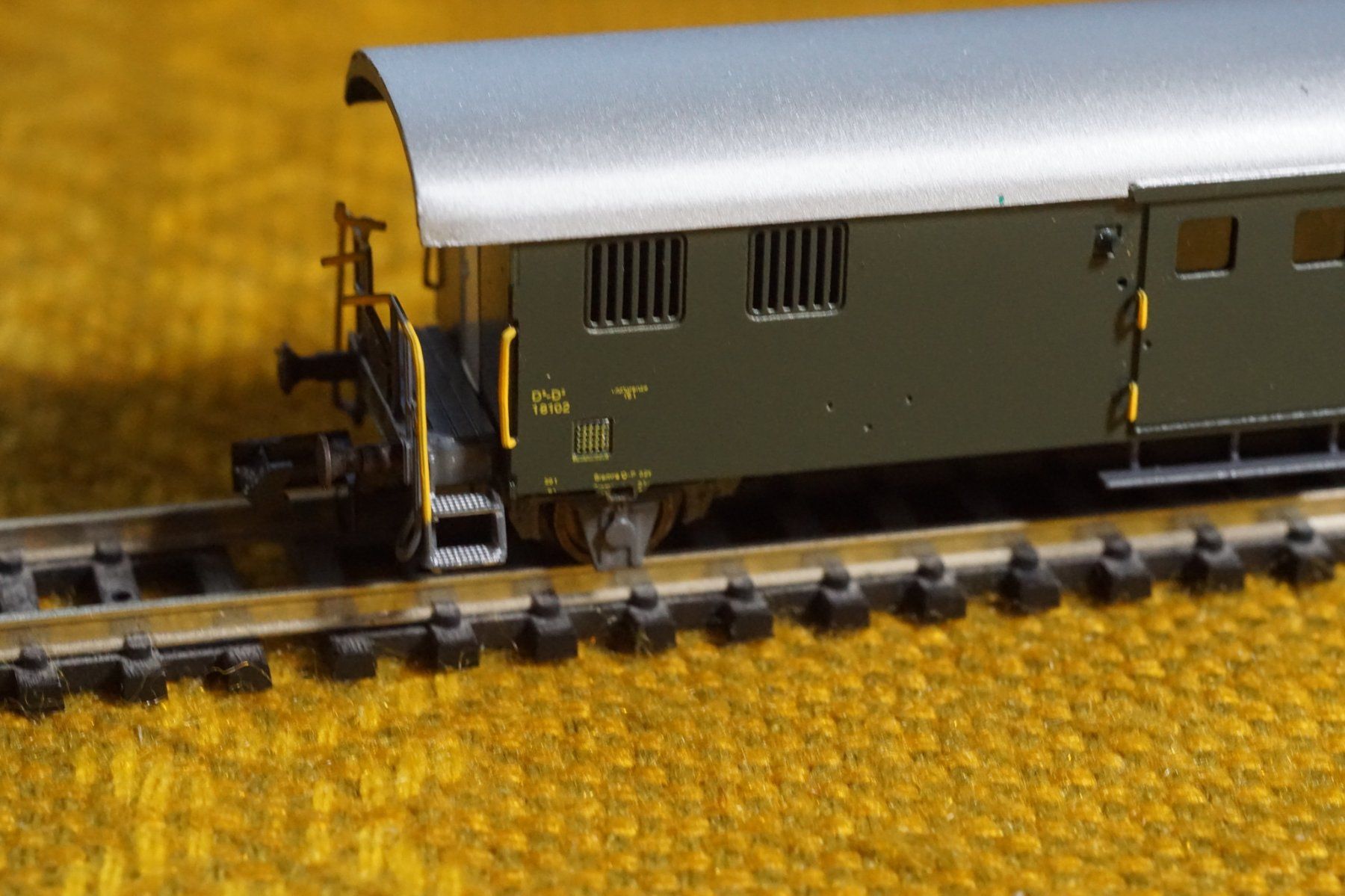 Modellini di ferrovie: SBB D²D² Doppel-Gepäckwagen Spur N – Usato da Gränichen venduto da iknow 5