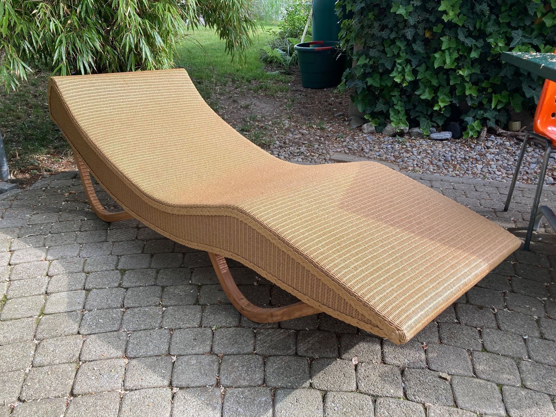 Liegen & Liegestühle: Lloyd Loom Italia Wicker Chaise Longue – Gebraucht aus Teufen AR von Partagas69