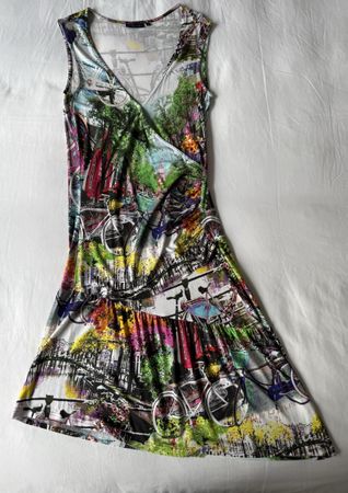 Kleid kurz, asymmetrischer Saum Gr. S