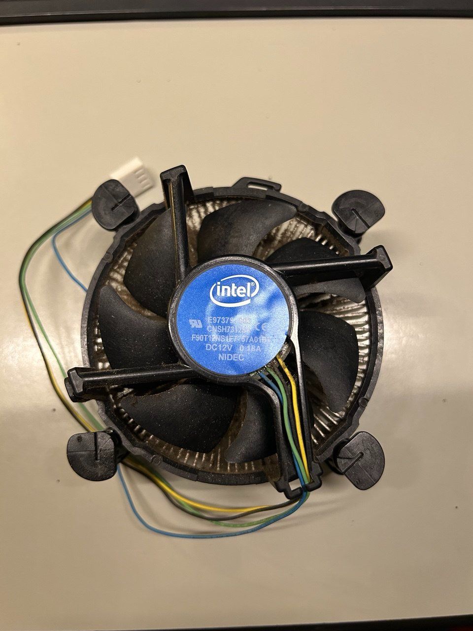 Intel Componenti elettronici: E97379-001CPU Dissipatore – Usato da Giubiasco venduto da LorisVale 1