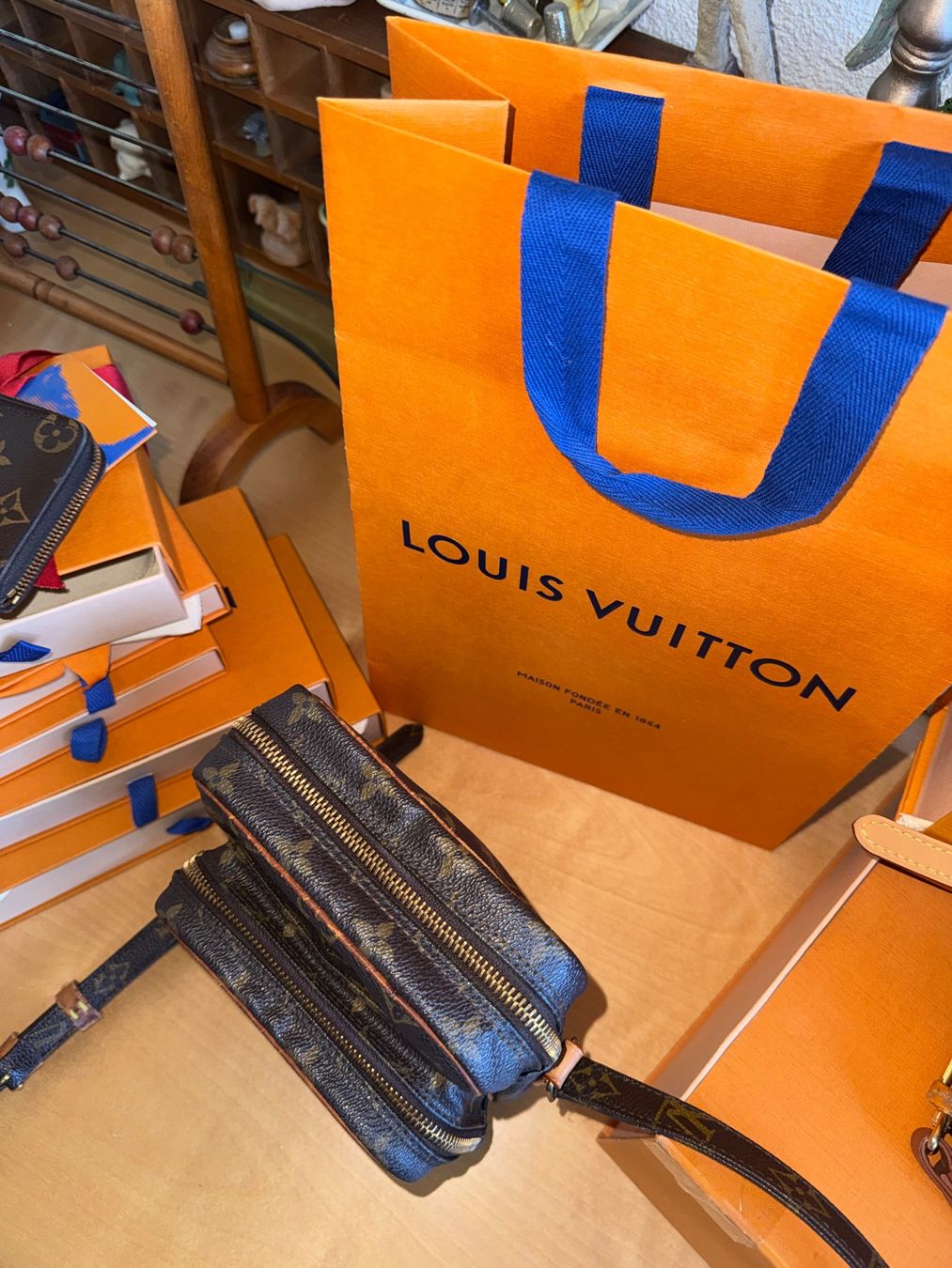 Taschen: Start 1 Fr, Louis Vuitton Amazone – Gebraucht aus Buch am Irchel von Pukpan_99 5