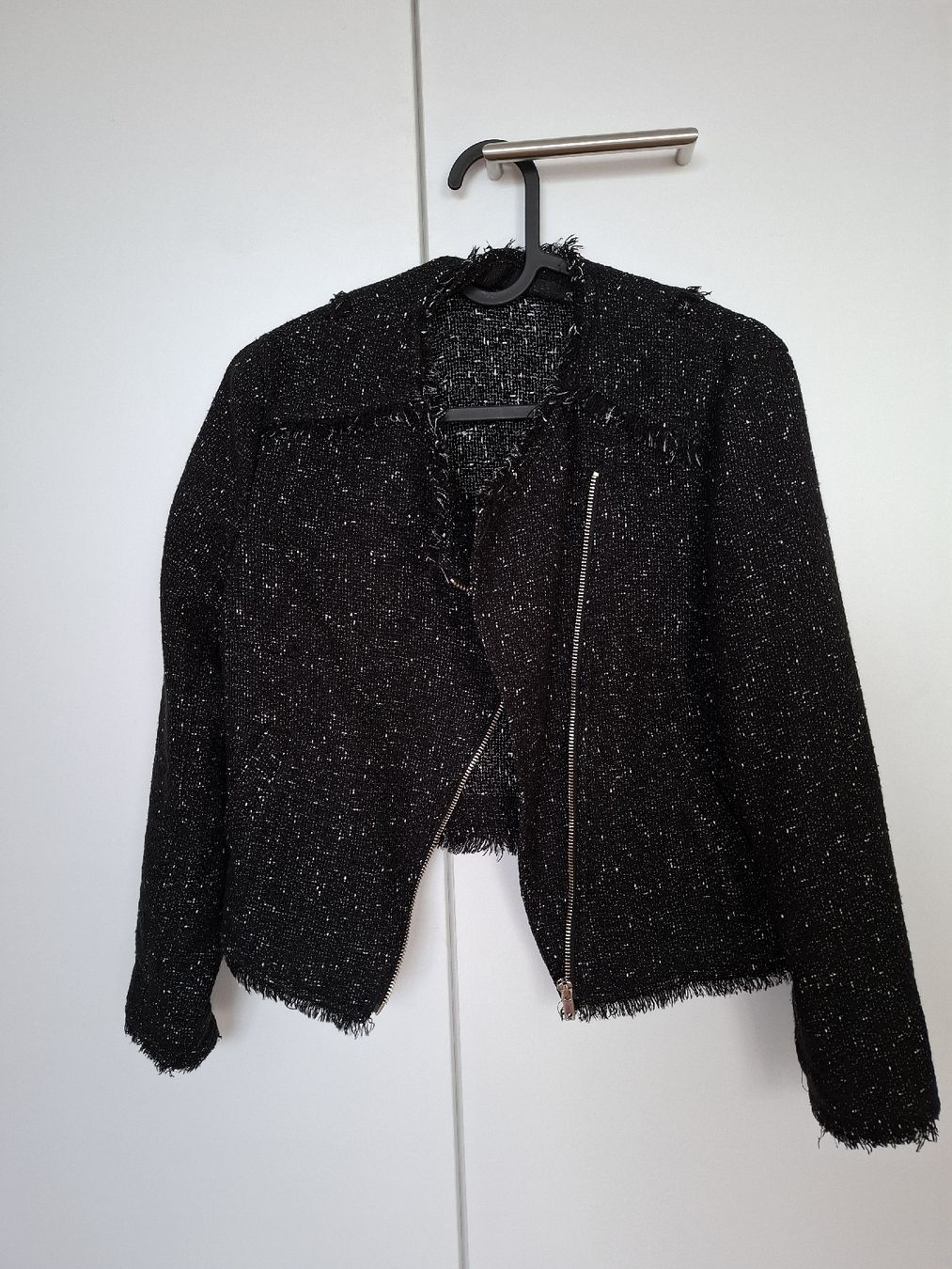 Jacken: Schwarze Tweedjacke mit Fransen - Gr. 34 – Gebraucht aus Rotkreuz von PrelovedPicks