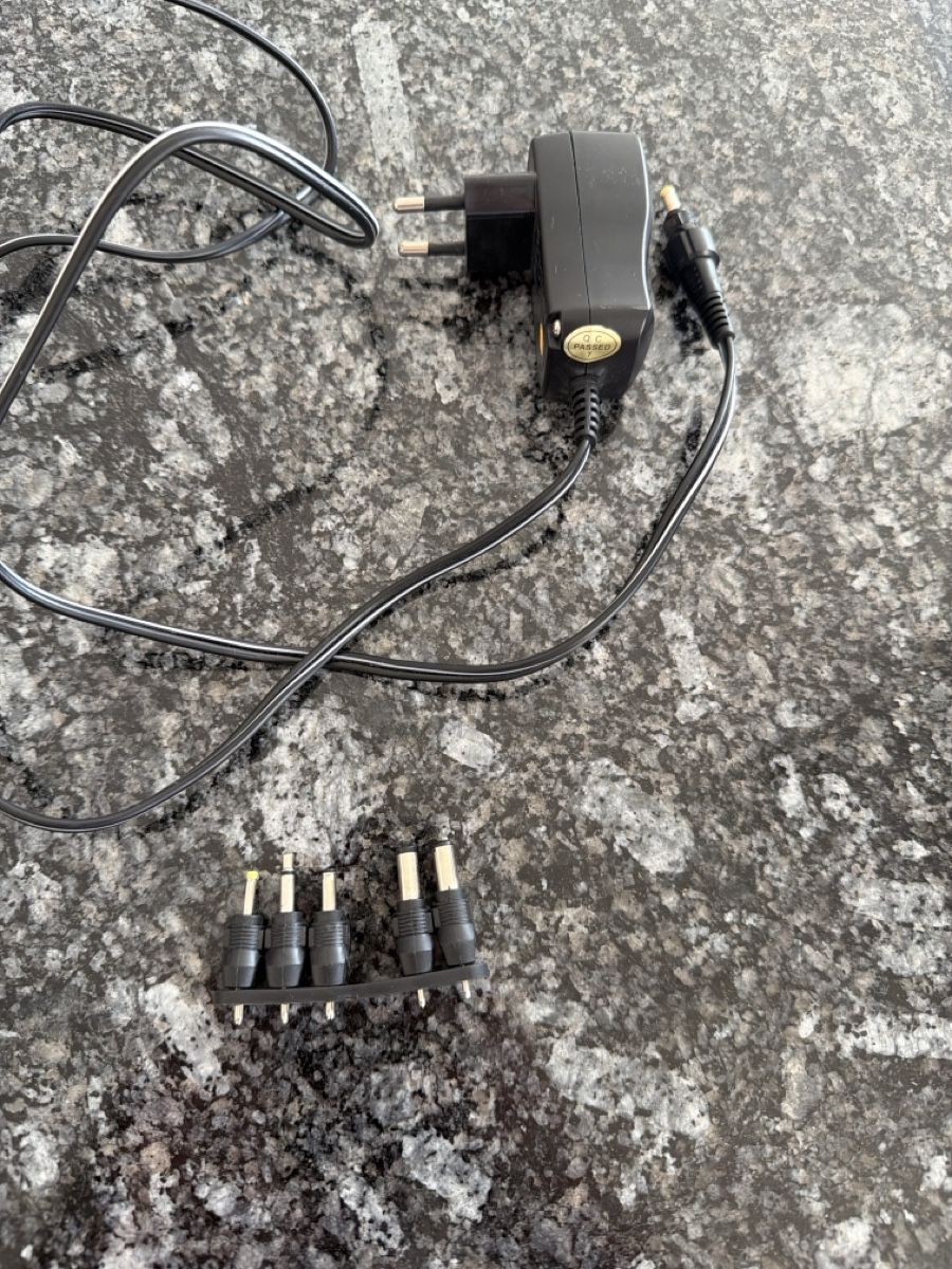 Lenco Sistemi audio & multimediali: Lenco CD-250BK  CD-Player mit Bluetooth und Netzteil – Usato da Wetzikon ZH venduto da philippe_22 5