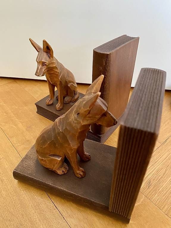 Sonstige Dekorationen & Accessoires: Bücherstütze Schäferhund geschnitzt  – Gebraucht aus Basel von 12Glory 1
