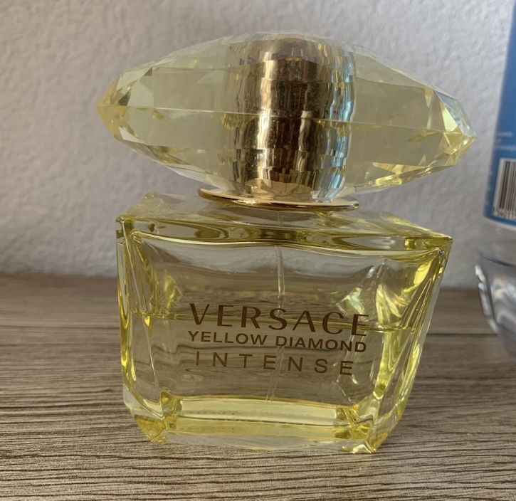 Versace Profumi & Eau de Toilette: Versace Yellow Diamond Intense Eau de Parfum 90ml Usato – Usato da Epalinges venduto da MyVintageWorld