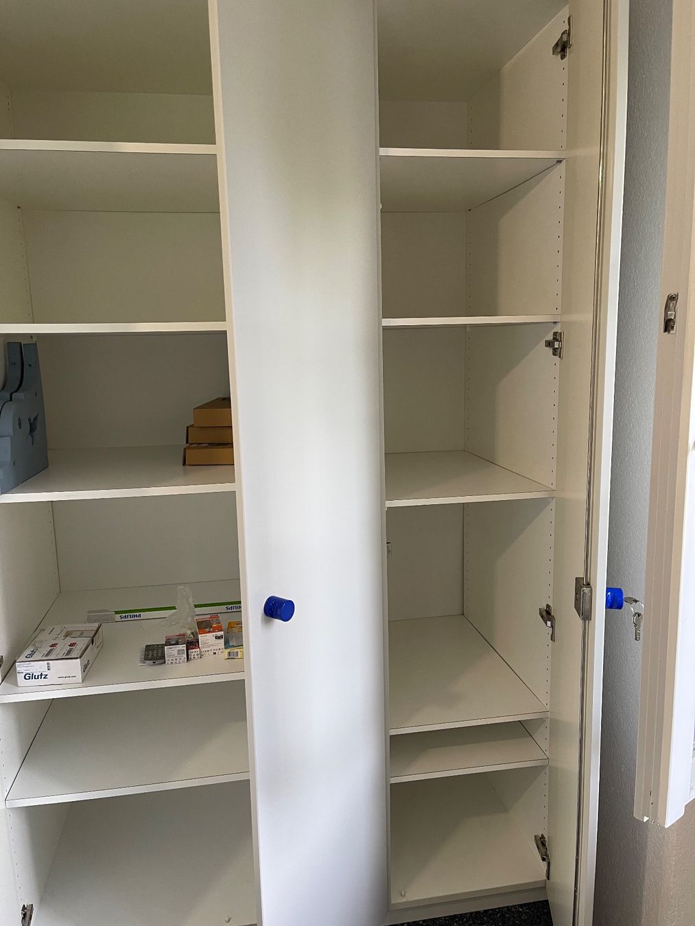 Armadi: Hellgrauer Büroschrank, 3-teilig mit Korpus – Usato da Oftringen venduto da tom_tom_tom 3