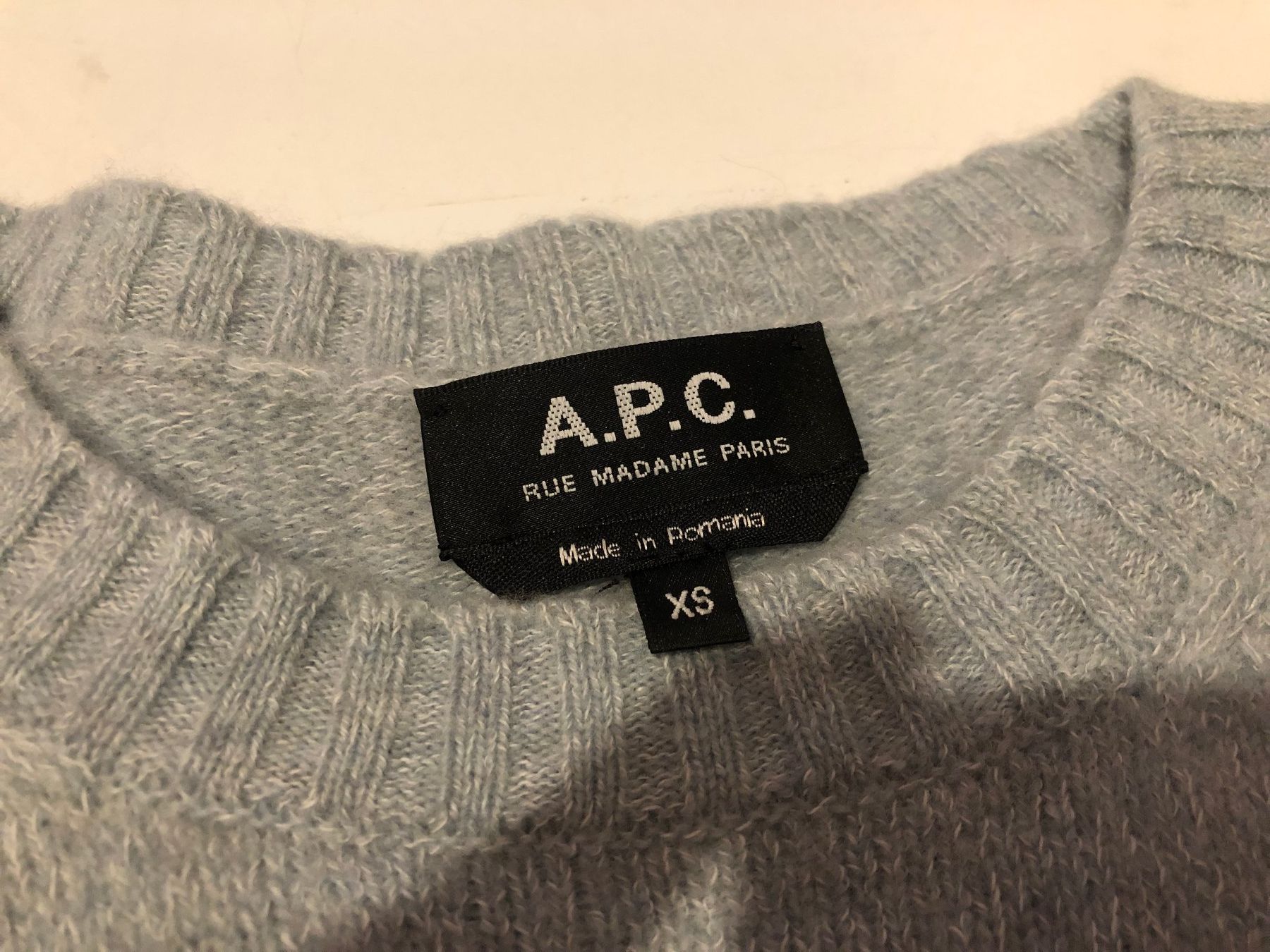 Apc Maglioni & Felpe: A.P.C. Paris Pullover Gr XS 78% Wolle hellblau-grau – Usato da Berg am Irchel venduto da Zweiti_Chance 4