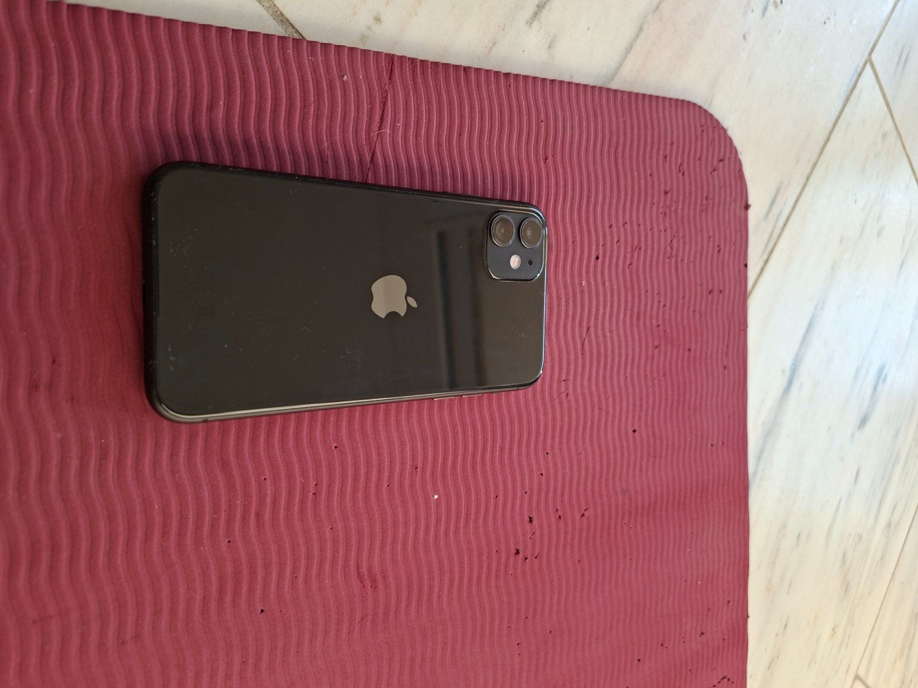 Apple Telefoni cellulari / Smartphones: Apple IPhone 11 ohne Ladekabel, 64 GB – Usato da Chur venduto da 80808080 2