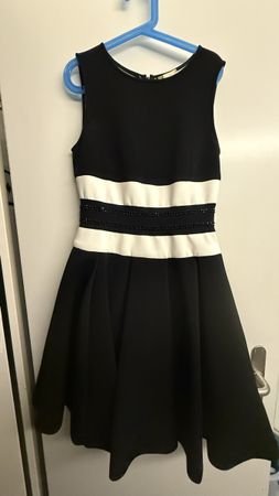 Festkleid schwarz weiss ärmellos mit Tüll guter Zustand