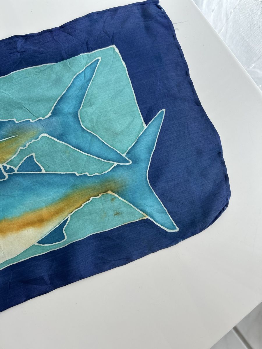 Foulard & Sciarpe: Silk Scarf Fish Print Blue Hand Painted Decorative used – Usato da Saland venduto da ele_vc96 2