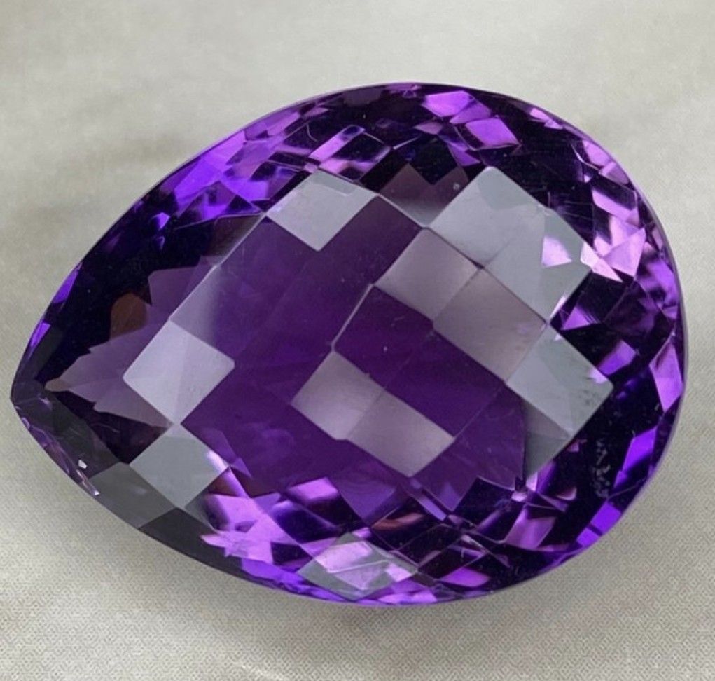 Pietre preziose: améthyste 47.43 carats  – Nuovo e nell'imballaggio originale da Sornard-Nendaz venduto da JYTI90