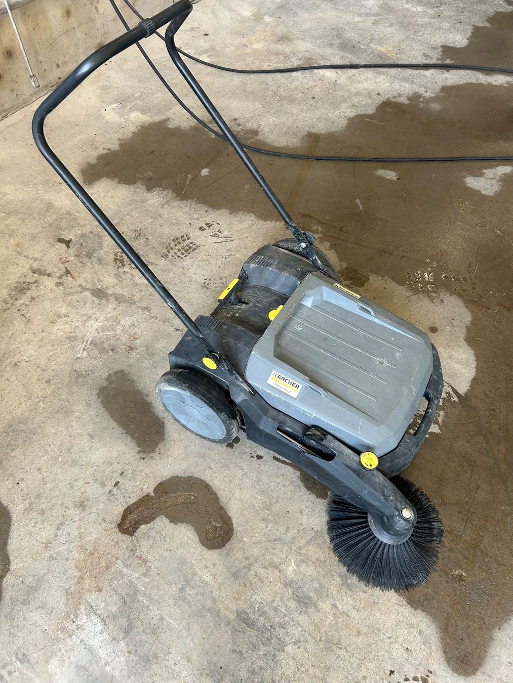 Kärcher Toutes les machines: Kehrmaschine – D'occasion à Bubikon par sprinter04 1