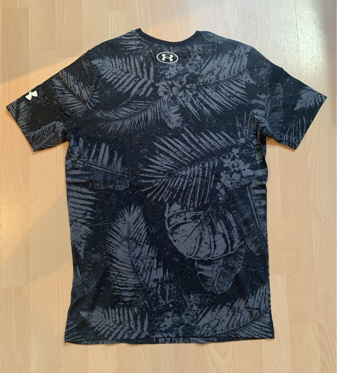 Under Armour T-shirt: Under Armour T-shirt – Nuovo (secondo la descrizione) da Herzogenbuchsee venduto da est_778v 2