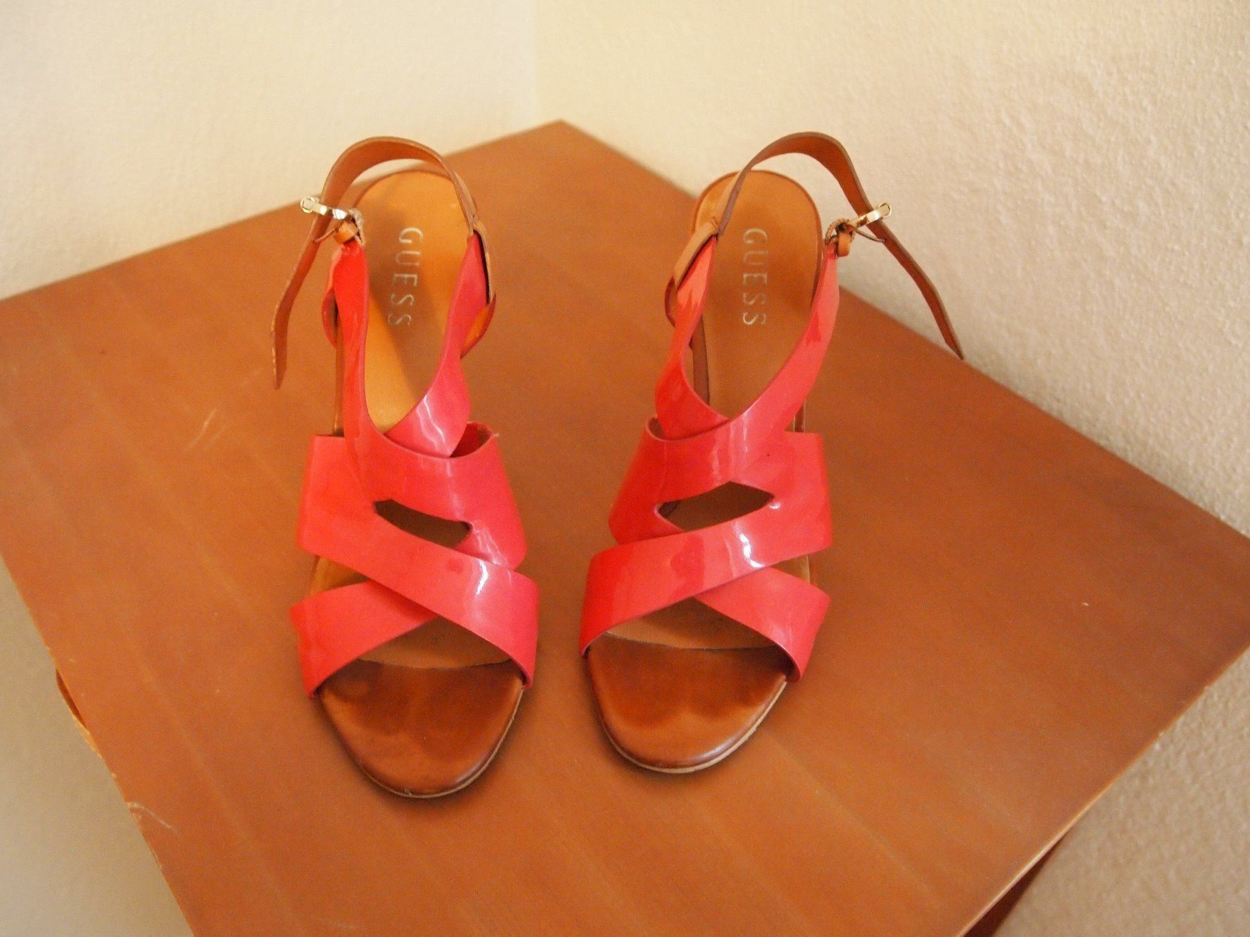 Guess Scarpe da donna: Guess Echtleder Sandalen – Usato da Volketswil venduto da ald_2x9b