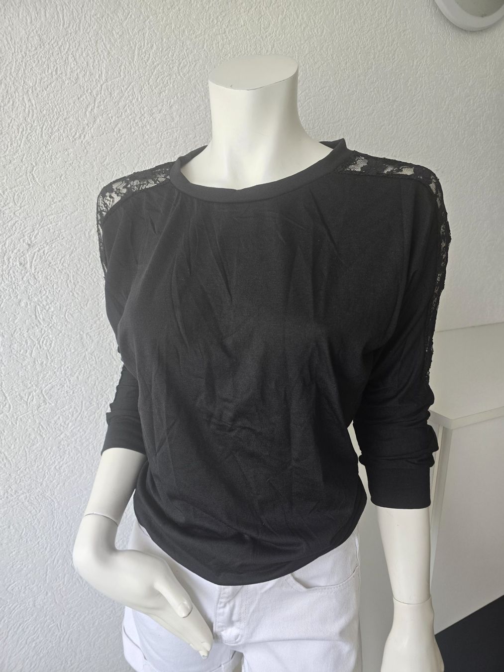Top: Pull noir et dentelle T-S Neuf – Nuovo e nell'imballaggio originale da Les Verrières venduto da kitel79 3