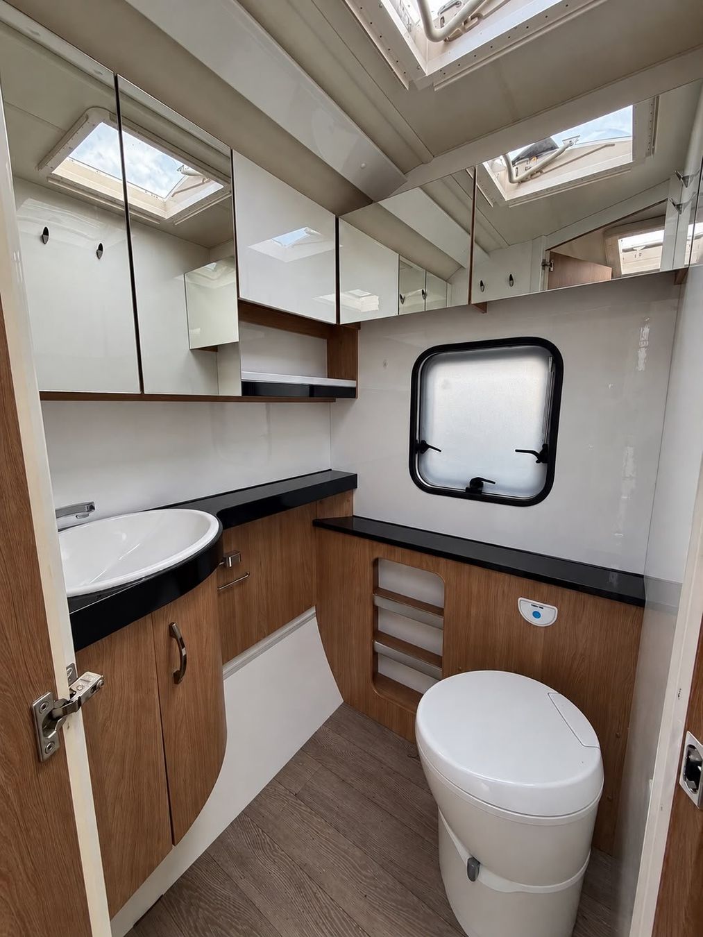 Hobby Camping Fahrzeuge: Wohnwagen Hobby 460 SFf – Gebraucht aus Reinach AG von mar_5yby 8