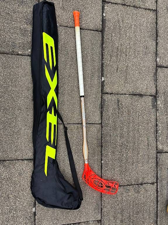 Unihockey: Unihockeyschläger mit Tasche – Usato da Bottighofen venduto da FlorinT00 1