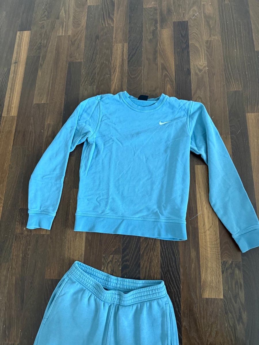 Nike Lots de vêtements: Nike Traininsanzug Babyblau – D'occasion à Pratteln par sarax3.- 5