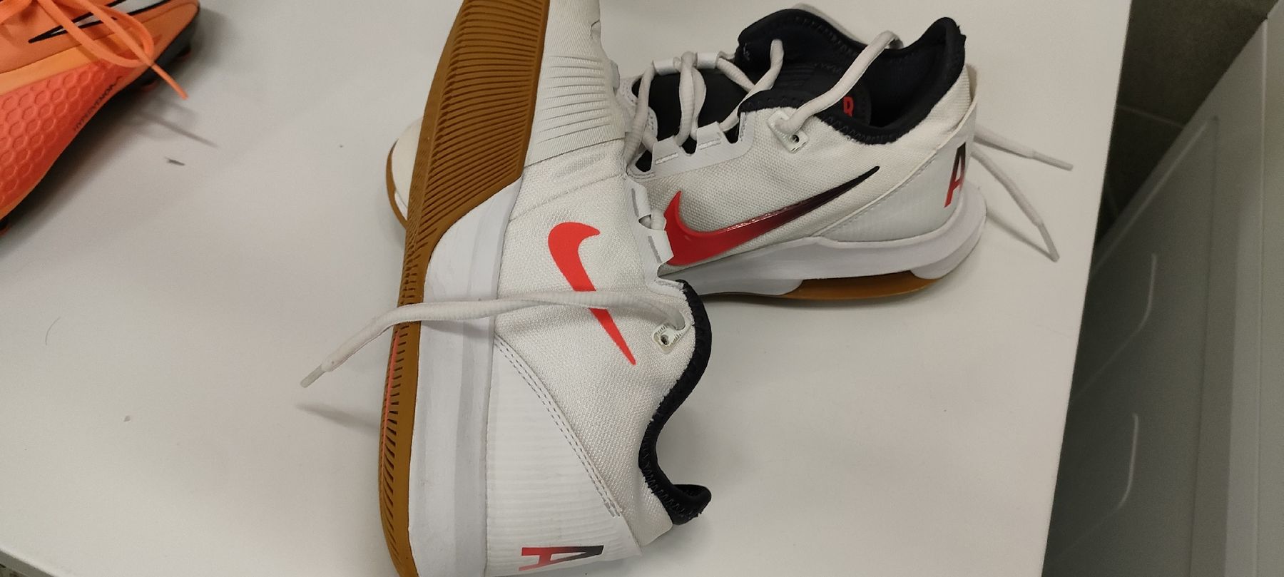 Nike Scarpe da uomo: basket nike – Usato da Froideville venduto da JF46