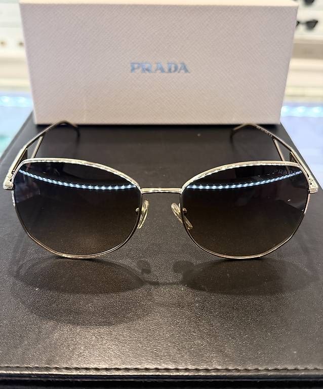 Occhiali & Lenti: Prada Sonnenbrille – Usato da Interlaken venduto da pra_z5gv 2