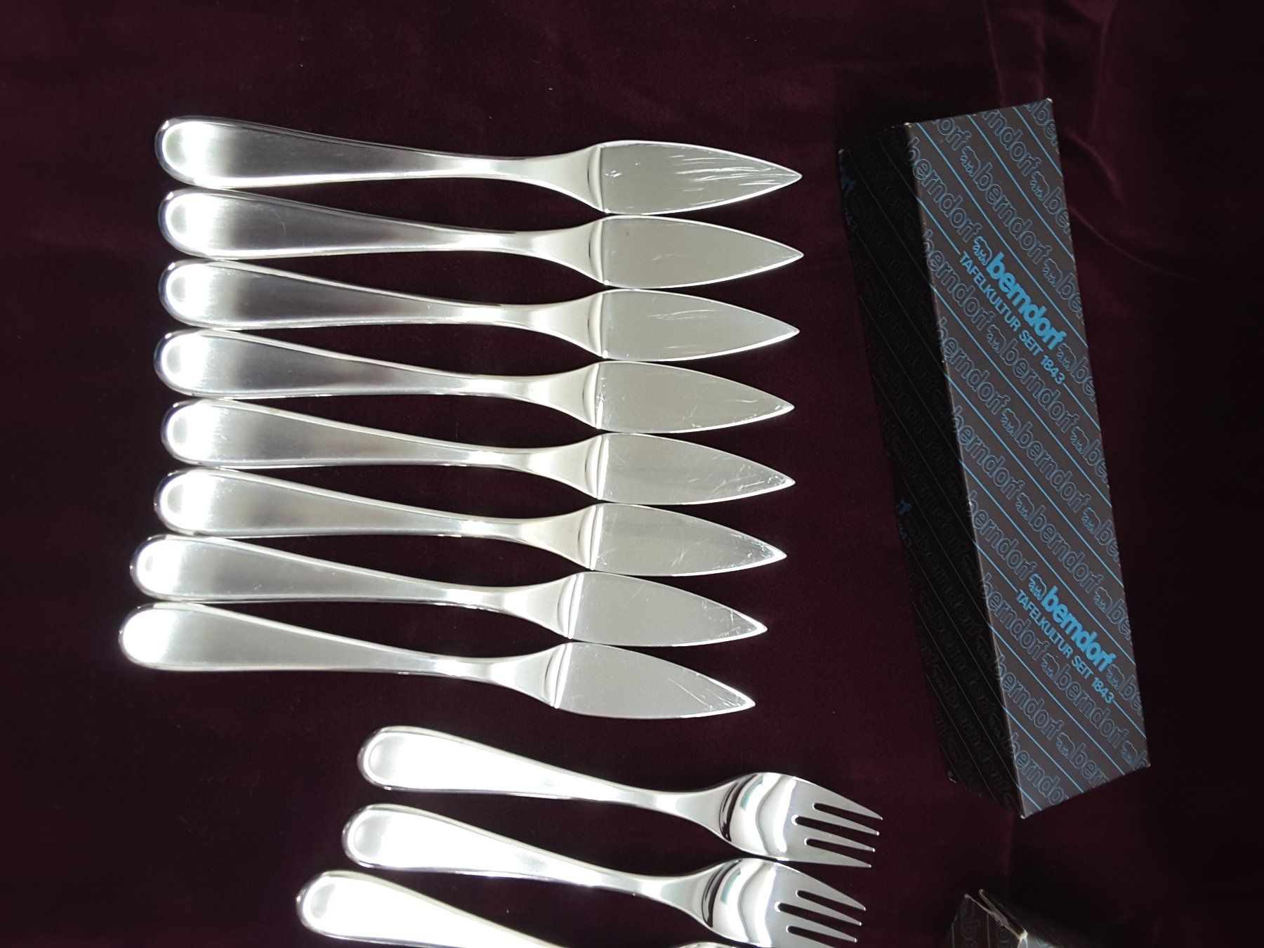 Berndorf Set di posate: Fischbesteck "nicro" mit je 8 Messer/Gabeln der Fa. Berndorf – Usato da Eschenbach SG venduto da Uzni 2