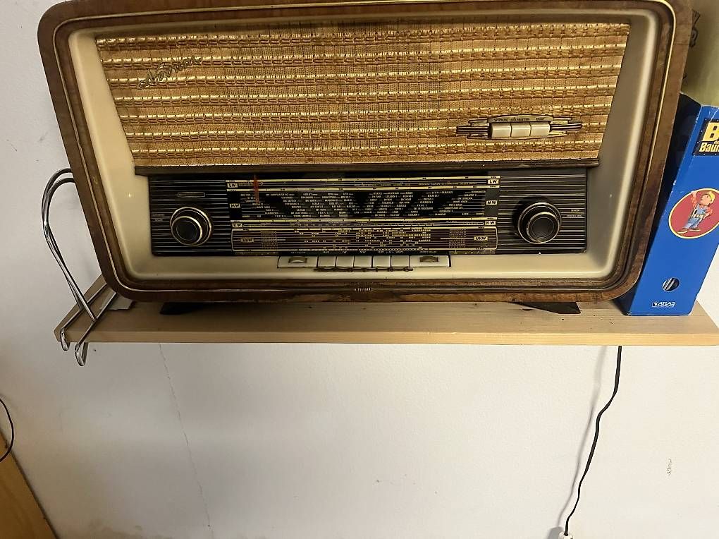 Radios: Radio – Défectueux à Mauren TG par Kochmario