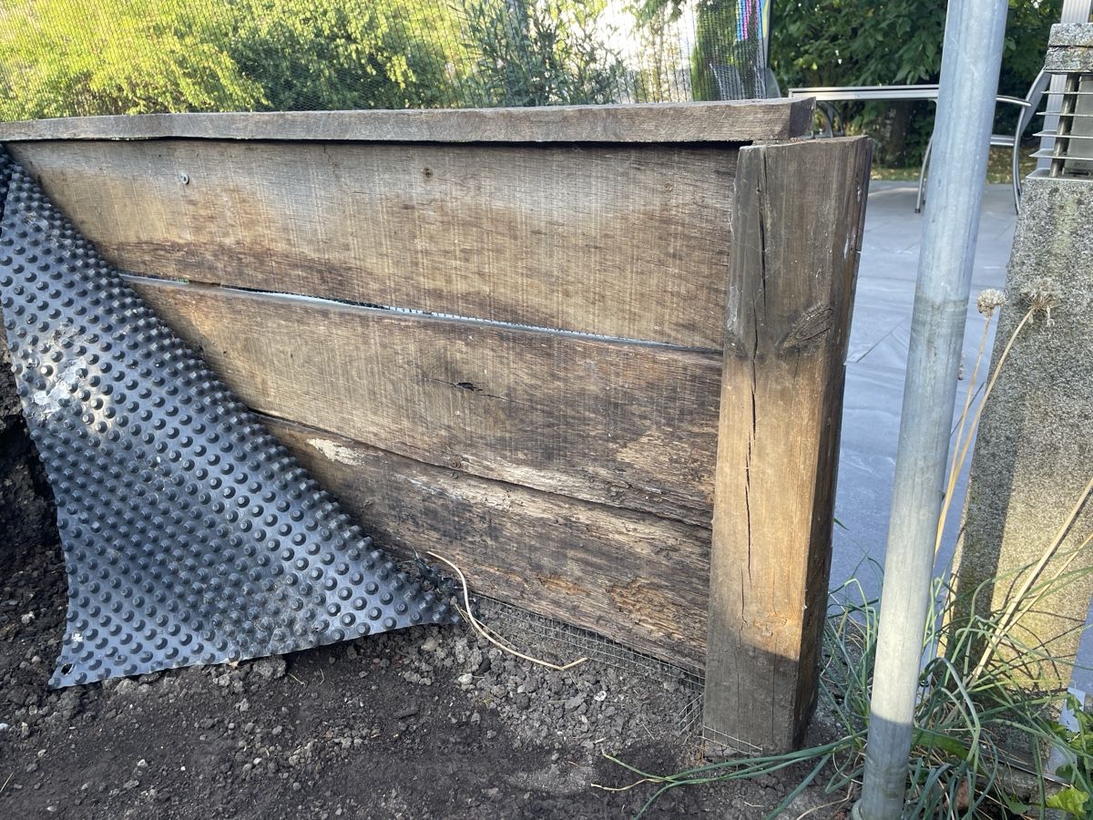 Articoli in legno: Eichenbretter für Hochbeet – Usato da Turbenthal venduto da Bucher61 2