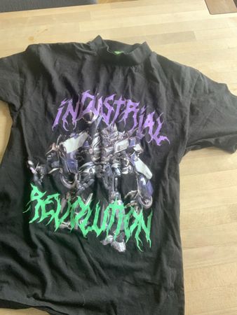 Schwarzes T-Shirt "Industrial Revolution" Gr. S (48 Zeichen)
