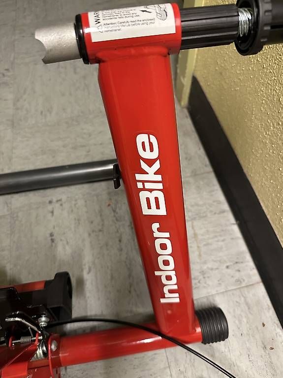 Vélos d'appartement: Indoor Bike Rollentrainer – D'occasion à Luzern par VC_TIGER16 1