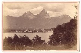 Fotografie Brunnen, Blick nach der Stadt